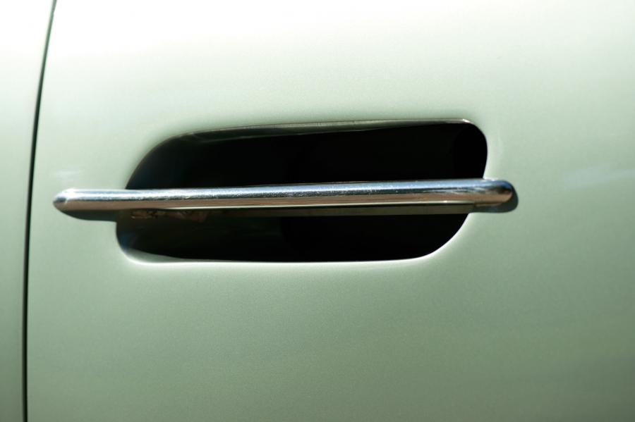 Детали экстерьера Aston Martin DB4 GT (0104/L) 1960 года  (фото 26 из 40)